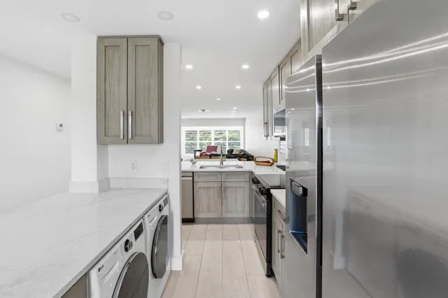  Unit 203 photo 5