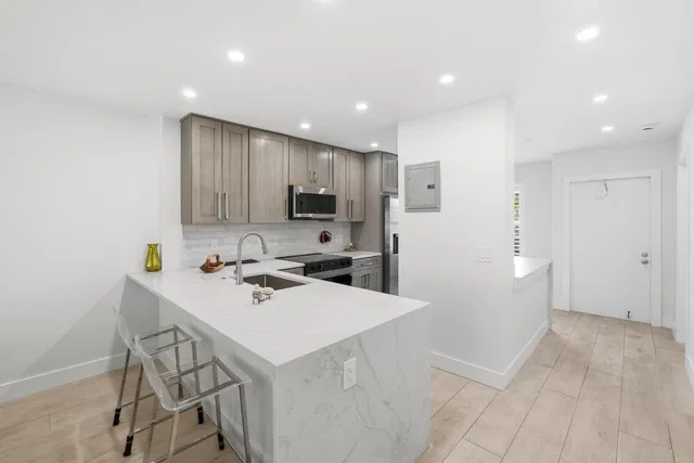  Unit 203 photo 6