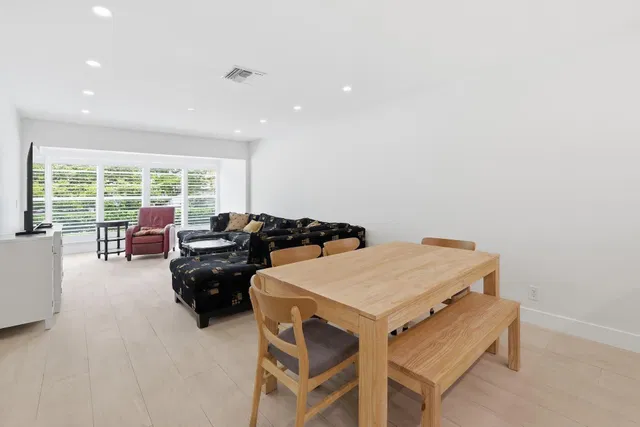  Unit 203 photo 8