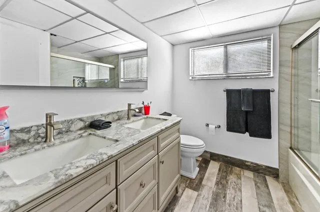 Unit 124 photo 18