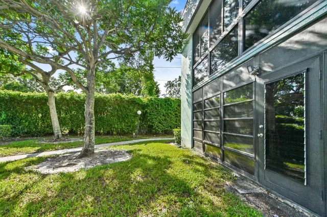 Unit 124 photo 21