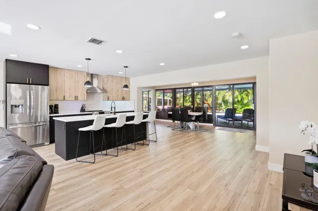  Residence photo 6