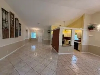  Residence photo 9