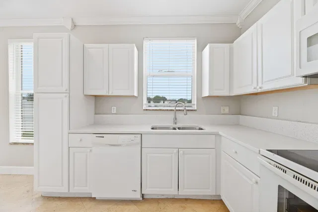  Residence photo 15