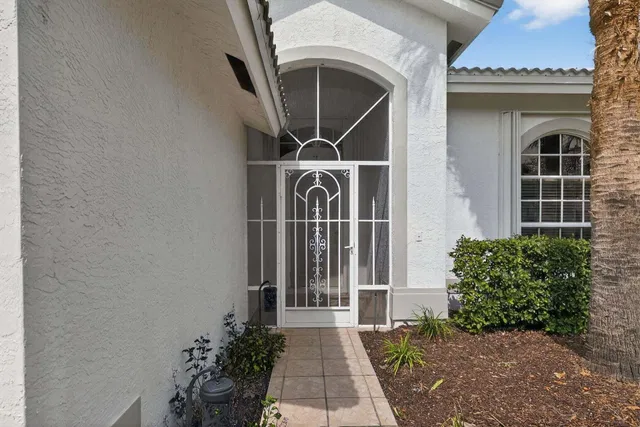 Residence photo 3