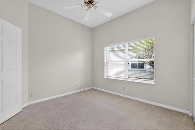 Residence photo 18