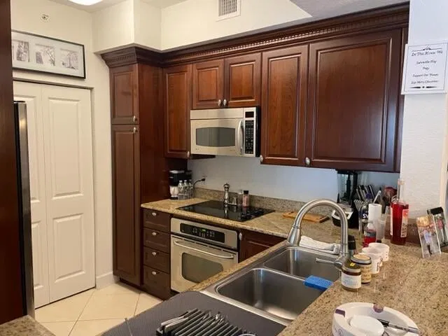 Residence photo 2