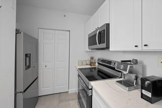 Unit 208 photo 11