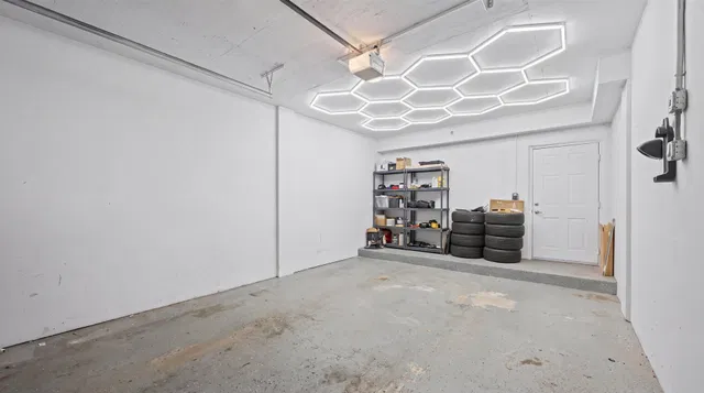 Unit 208 photo 32