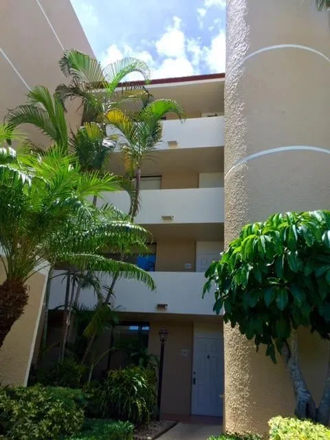 Unit 103 photo 2