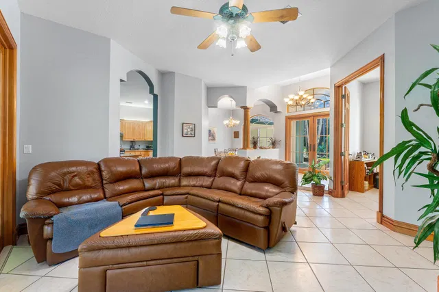  Residence photo 5