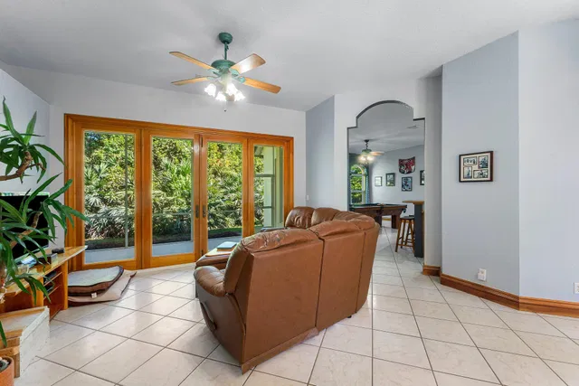  Residence photo 6
