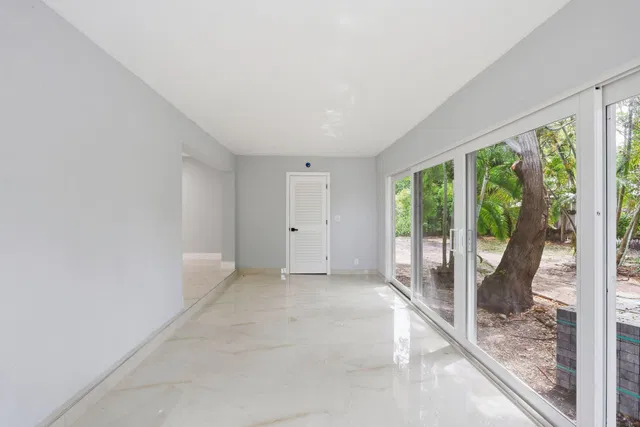 Residence photo 11