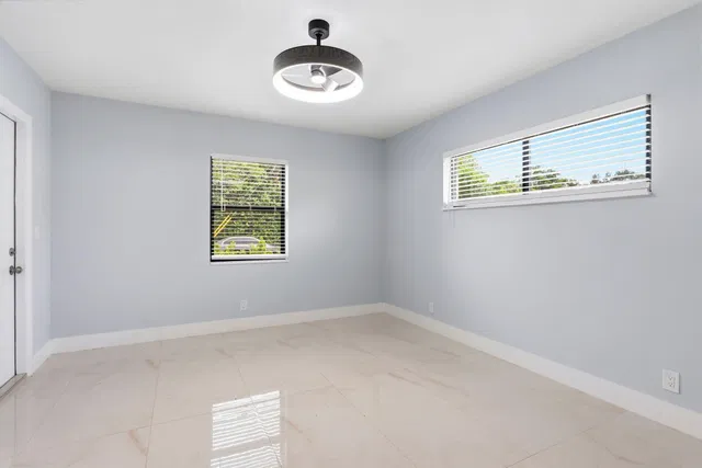 Residence photo 25