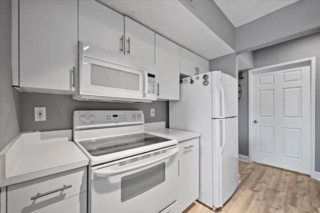 Unit 4310 photo 6