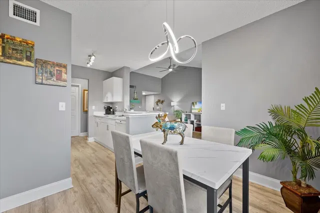 Unit 4310 photo 9