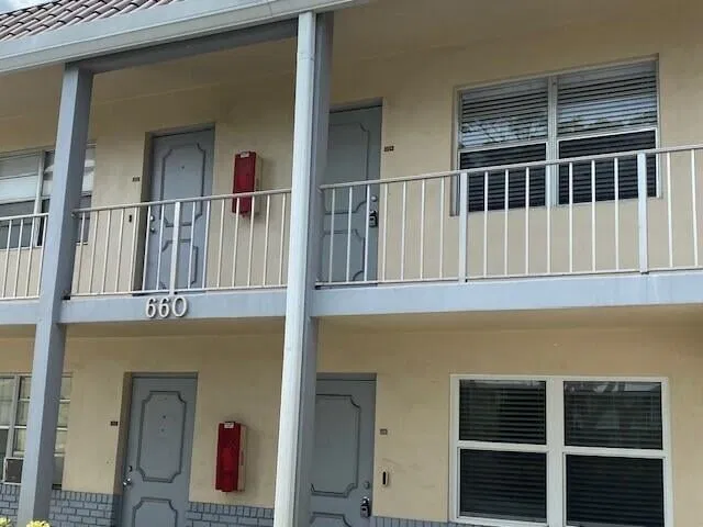 Unit 204 photo 2