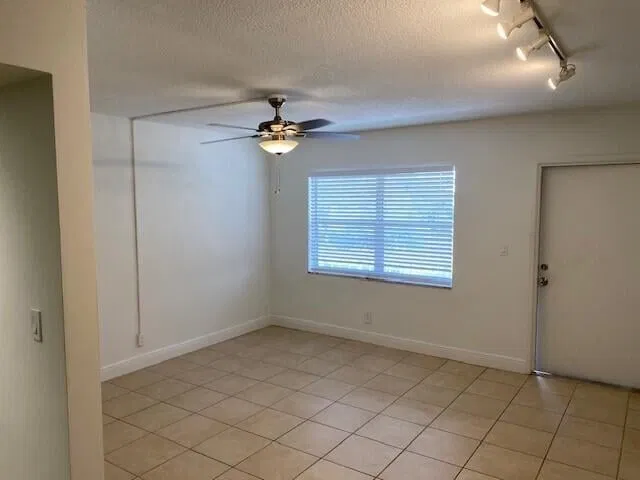 Unit 204 photo 5