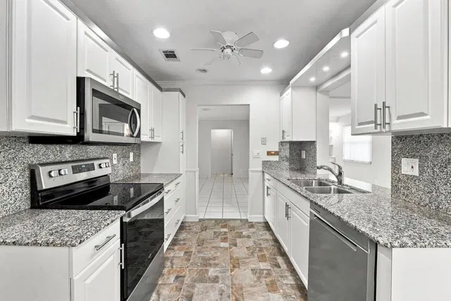 Residence photo 19