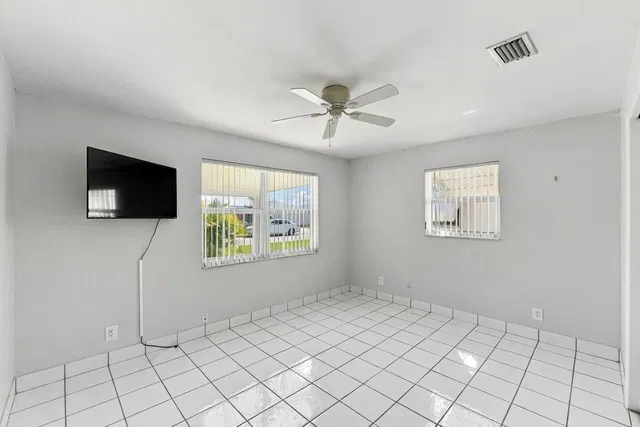 Residence photo 26