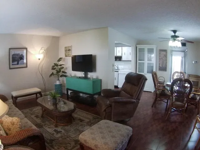  Residence photo 6