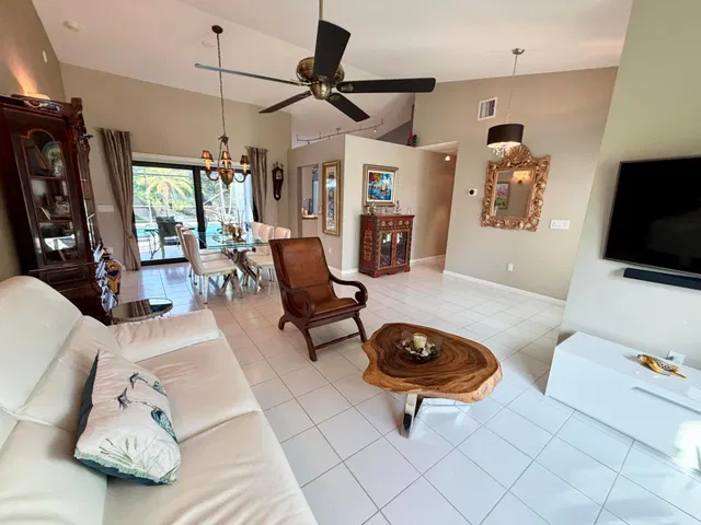  Residence photo 8