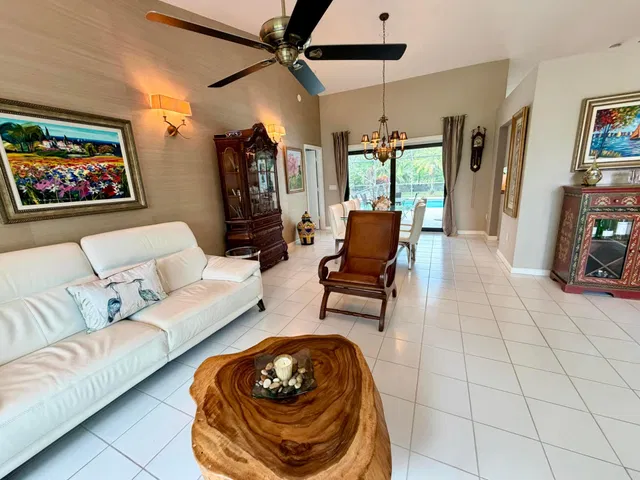  Residence photo 10