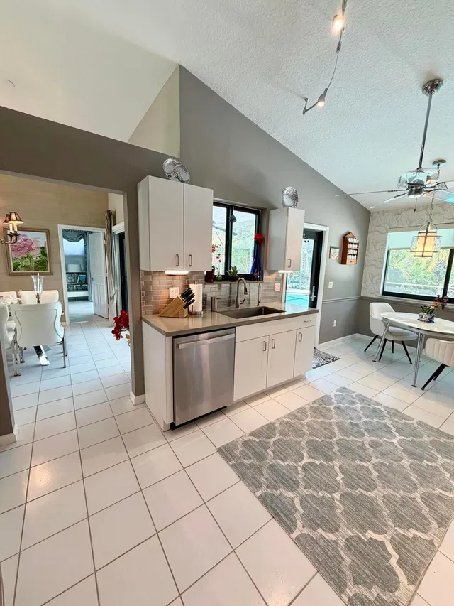  Residence photo 25