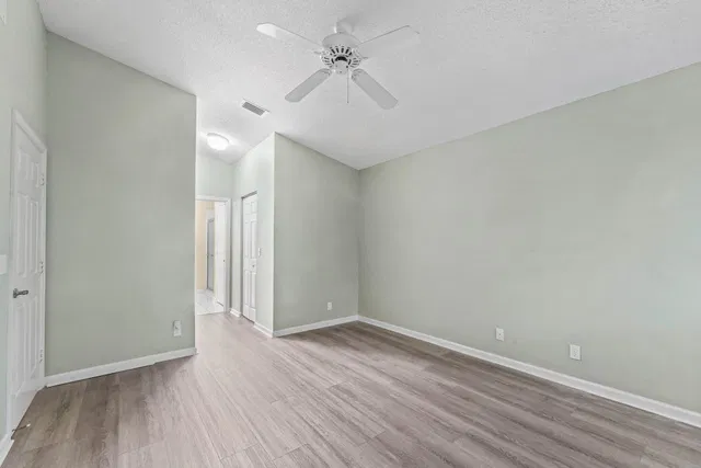 Residence photo 18