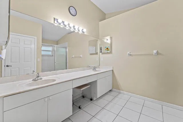Residence photo 19