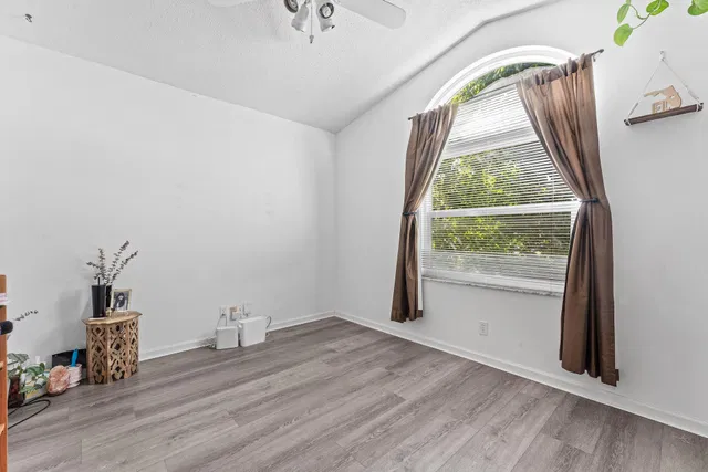 Residence photo 24