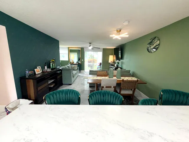 Unit 123 photo 12