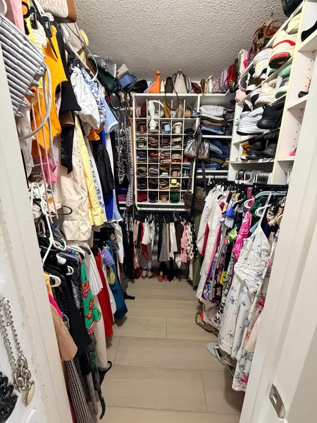 Unit 123 photo 16