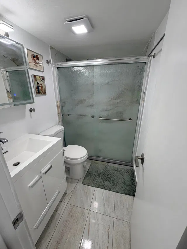Unit 123 photo 21