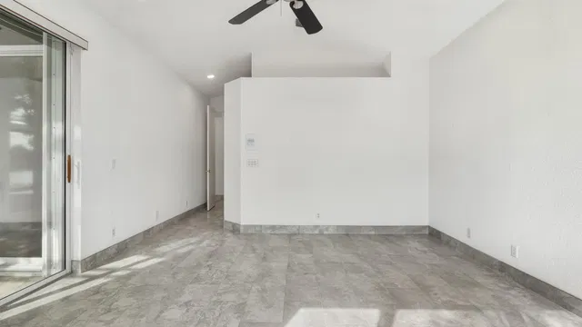 Residence photo 12