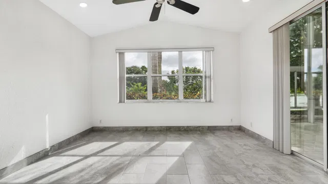 Residence photo 14