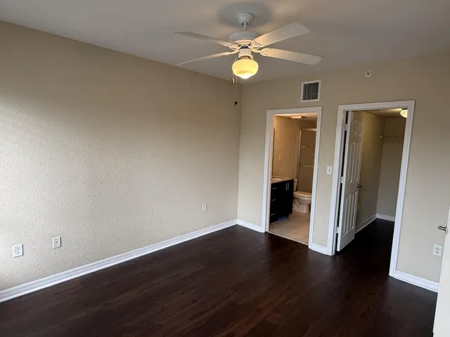 Unit 1306 photo 7