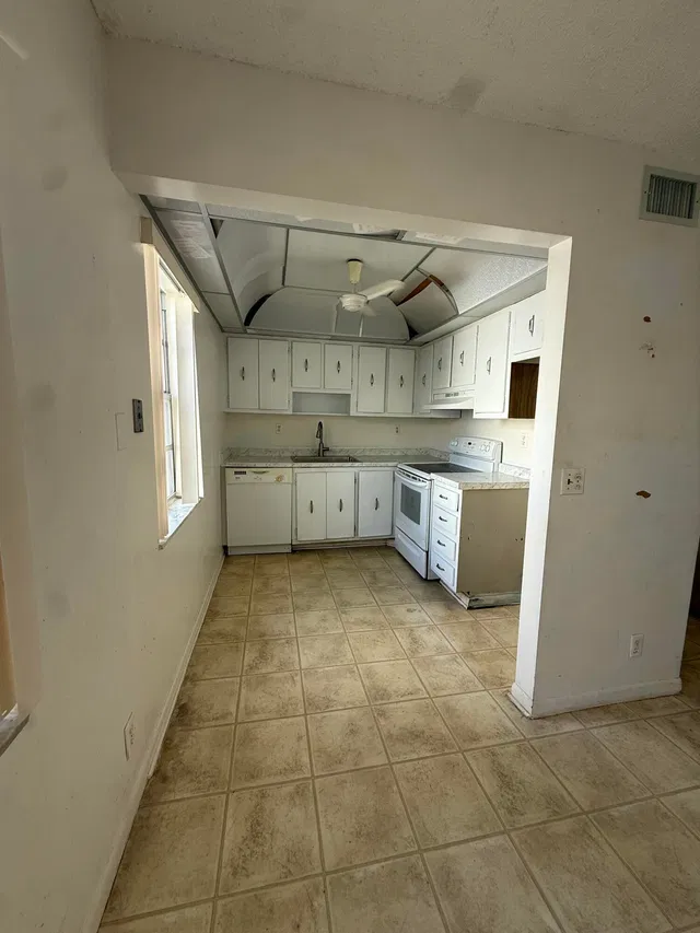  Residence photo 4