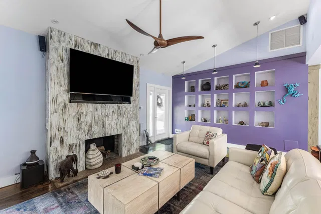Residence photo 3