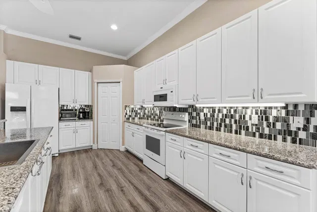 Residence photo 15