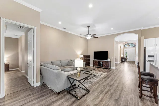 Residence photo 22