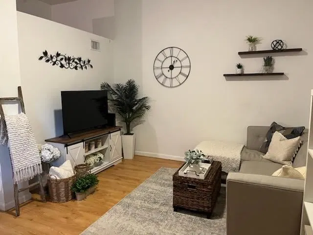 Unit D photo 2