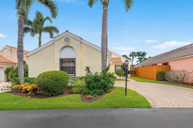Residence photo 3