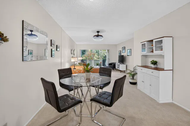 Unit 211 photo 5