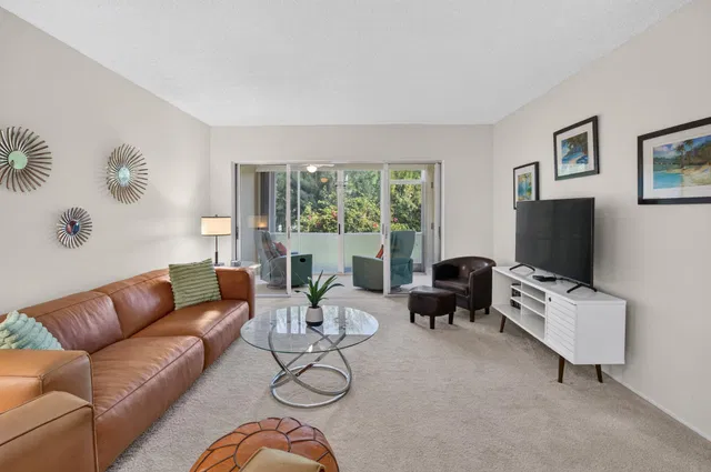 Unit 211 photo 9