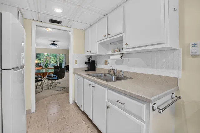 Unit 211 photo 17