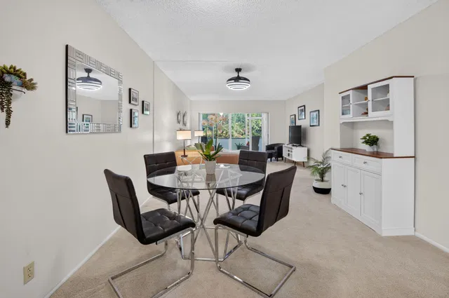 Unit 211 photo 18