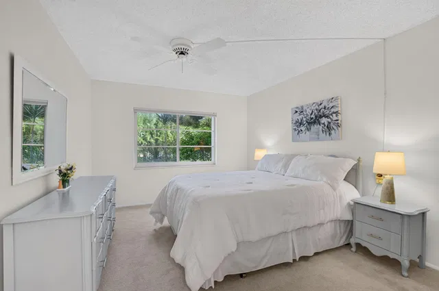 Unit 211 photo 23