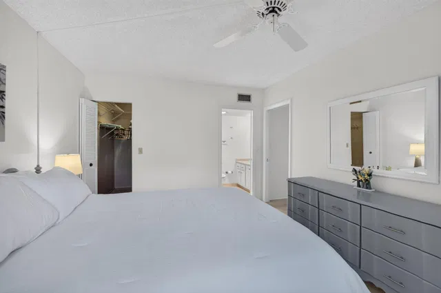 Unit 211 photo 26