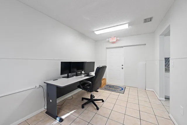 Residence photo 5